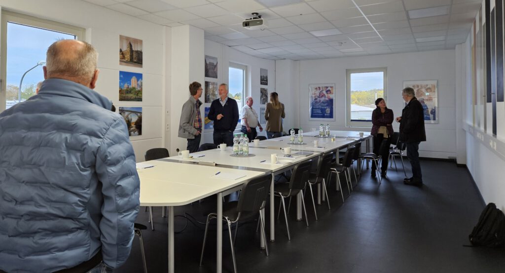 Netzwerken in entspannter Atmosphäre – Austausch im Netzwerk Oberflächentechnik.